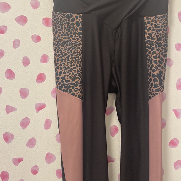 Beach Riot Sport Tori Leopard Colorblock High Rise Leggings Size XS - Picture 3 of 5